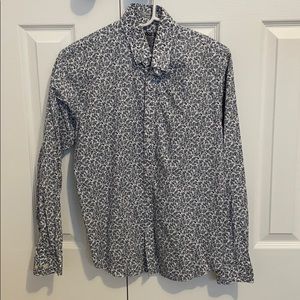 Express men’s fitted dress shirt. SMALL.